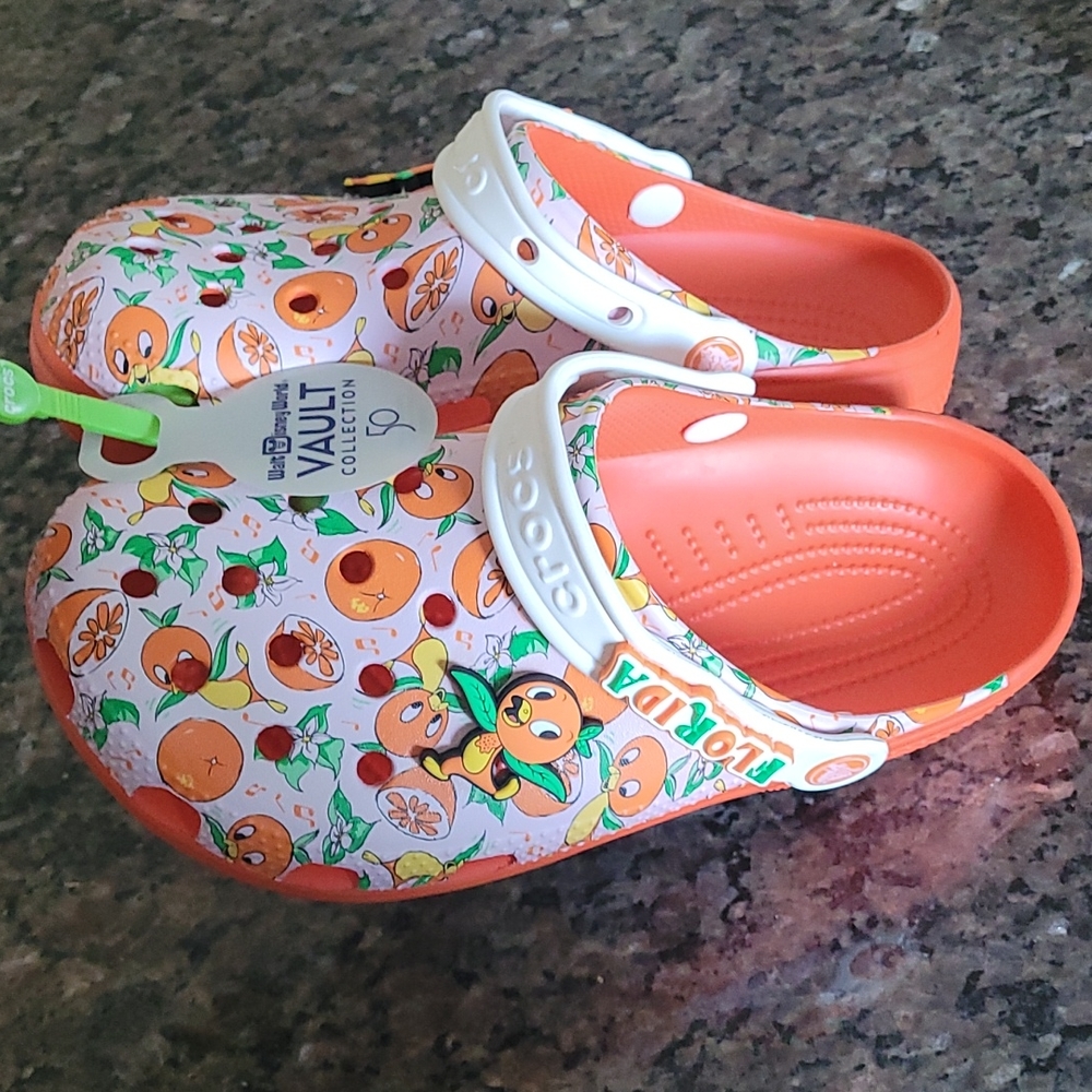 Brand New! Disney Orange Bird Crocs! π§‘ Women's Size 8 - Picture 3 of 5